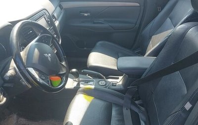 Mitsubishi Outlander III рестайлинг 3, 2013 год, 550 000 рублей, 1 фотография