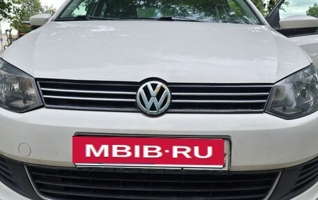 Volkswagen Polo VI (EU Market), 2012 год, 750 000 рублей, 2 фотография