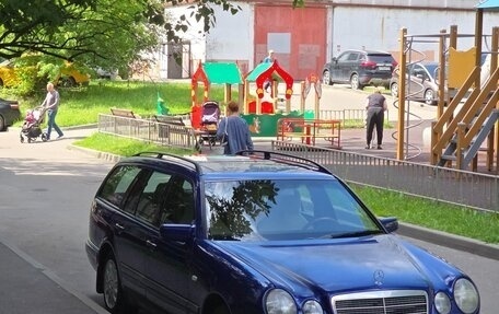 Mercedes-Benz E-Класс, 1998 год, 777 777 рублей, 2 фотография