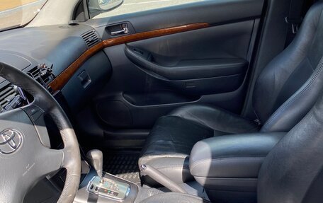 Toyota Avensis III рестайлинг, 2006 год, 690 000 рублей, 25 фотография