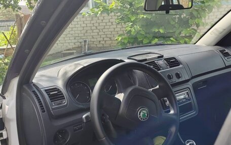 Skoda Fabia II, 2011 год, 750 000 рублей, 4 фотография