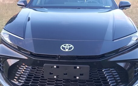 Toyota Camry, 2025 год, 3 850 000 рублей, 4 фотография