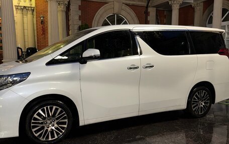 Toyota Alphard III, 2017 год, 3 999 000 рублей, 2 фотография