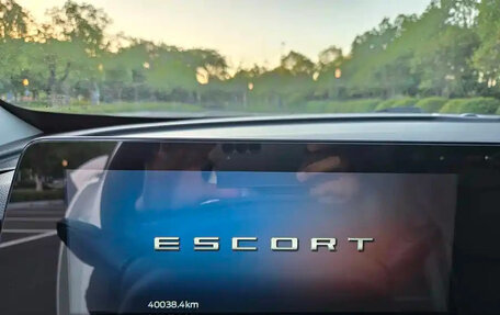 Ford Escort, 2021 год, 1 100 000 рублей, 12 фотография