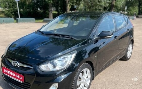 Hyundai Solaris II рестайлинг, 2012 год, 950 000 рублей, 3 фотография