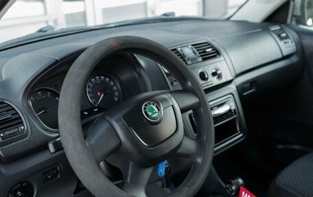 Skoda Fabia II, 2011 год, 800 000 рублей, 11 фотография