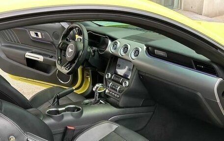 Ford Mustang VI рестайлинг, 2022 год, 3 670 000 рублей, 9 фотография
