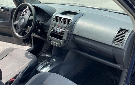 Volkswagen Polo IV рестайлинг, 2002 год, 280 000 рублей, 7 фотография