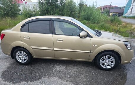 KIA Rio II, 2010 год, 730 000 рублей, 2 фотография