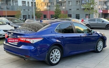 Toyota Camry, 2021 год, 3 150 000 рублей, 9 фотография