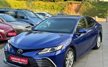 Toyota Camry, 2021 год, 3 150 000 рублей, 2 фотография