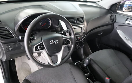 Hyundai Solaris II рестайлинг, 2013 год, 849 000 рублей, 10 фотография