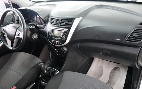 Hyundai Solaris II рестайлинг, 2013 год, 849 000 рублей, 21 фотография