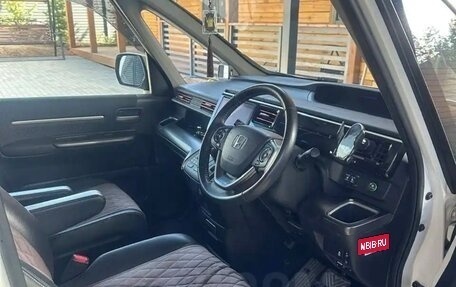 Honda Stepwgn IV, 2021 год, 2 550 000 рублей, 6 фотография