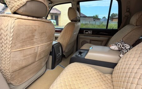 Lincoln Navigator, 2005 год, 1 450 000 рублей, 11 фотография