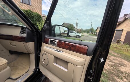 Lincoln Navigator, 2005 год, 1 450 000 рублей, 17 фотография