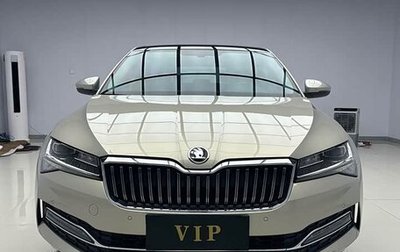 Skoda Superb III рестайлинг, 2022 год, 2 370 000 рублей, 1 фотография