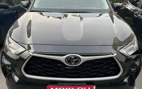 Toyota Highlander, 2021 год, 4 500 000 рублей, 1 фотография