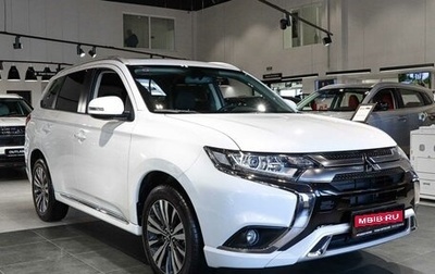 Mitsubishi Outlander III рестайлинг 3, 2022 год, 3 890 000 рублей, 1 фотография