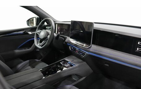 Volkswagen Tiguan, 2024 год, 5 040 000 рублей, 10 фотография