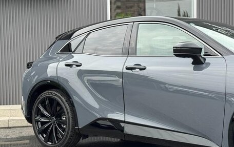 Toyota Crown, 2024 год, 3 900 000 рублей, 5 фотография