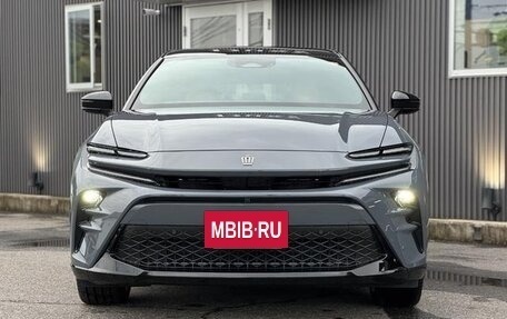 Toyota Crown, 2024 год, 3 900 000 рублей, 2 фотография
