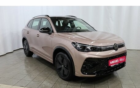 Volkswagen Tiguan, 2024 год, 5 040 000 рублей, 7 фотография