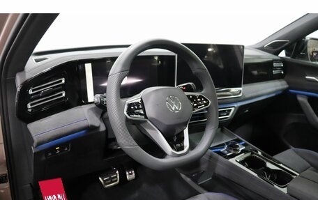 Volkswagen Tiguan, 2024 год, 5 040 000 рублей, 9 фотография