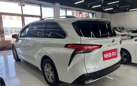 Toyota Sienna, 2022 год, 3 890 000 рублей, 9 фотография