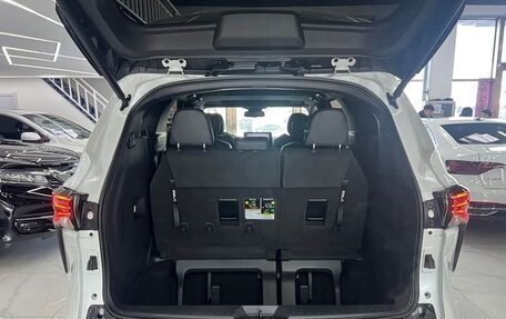 Toyota Sienna, 2022 год, 3 890 000 рублей, 12 фотография