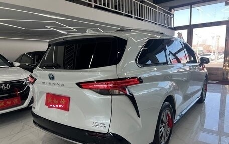 Toyota Sienna, 2022 год, 3 890 000 рублей, 11 фотография