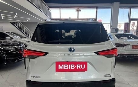 Toyota Sienna, 2022 год, 3 890 000 рублей, 10 фотография
