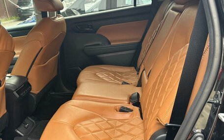 Toyota Highlander, 2021 год, 4 500 000 рублей, 3 фотография