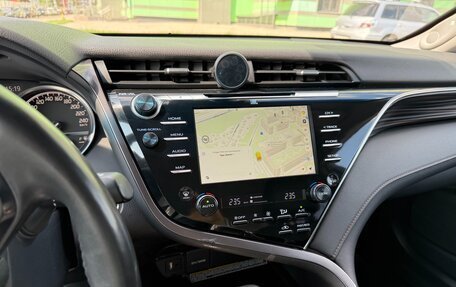 Toyota Camry, 2020 год, 2 700 000 рублей, 2 фотография