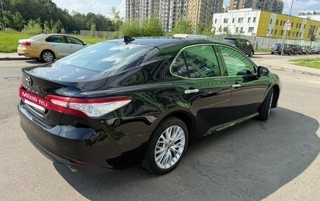 Toyota Camry, 2020 год, 2 700 000 рублей, 10 фотография