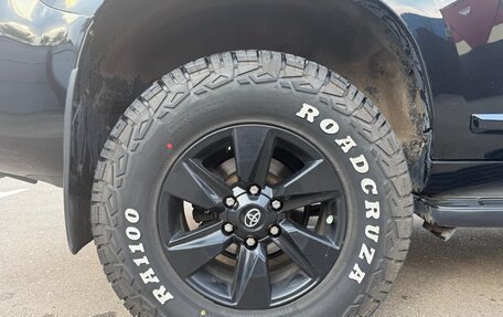 Toyota Land Cruiser Prado 150 рестайлинг 2, 2019 год, 6 100 000 рублей, 10 фотография