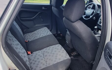 Ford Focus II рестайлинг, 2005 год, 180 000 рублей, 17 фотография