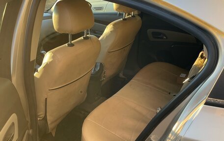 Chevrolet Cruze II, 2010 год, 650 000 рублей, 6 фотография