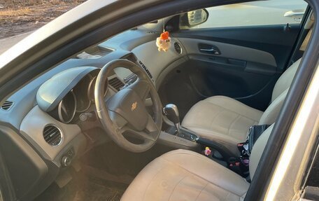 Chevrolet Cruze II, 2010 год, 650 000 рублей, 5 фотография
