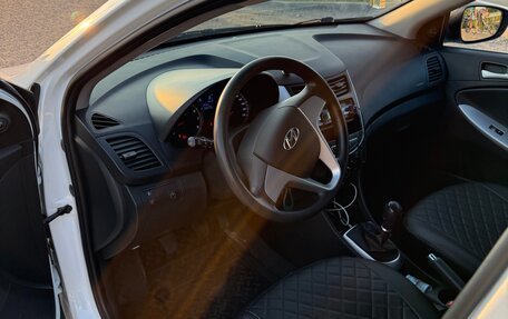 Hyundai Solaris II рестайлинг, 2013 год, 1 000 000 рублей, 9 фотография