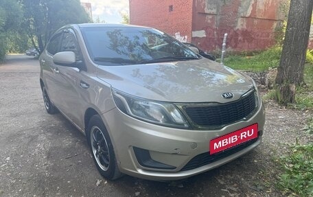 KIA Rio III рестайлинг, 2013 год, 830 000 рублей, 2 фотография