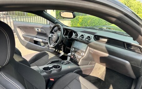 Ford Mustang VI рестайлинг, 2017 год, 2 700 000 рублей, 7 фотография