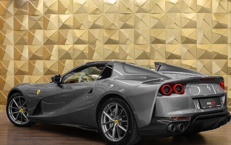 Ferrari 812, 2021 год, 51 000 000 рублей, 2 фотография