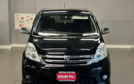 Toyota ISis I, 2011 год, 1 347 000 рублей, 2 фотография