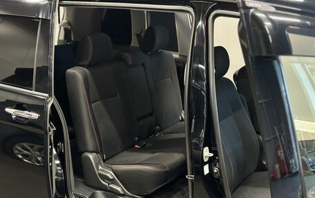 Toyota ISis I, 2011 год, 1 347 000 рублей, 14 фотография