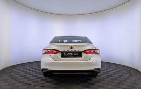 Toyota Camry, 2021 год, 2 750 000 рублей, 6 фотография
