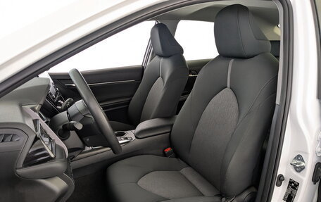 Toyota Camry, 2021 год, 2 750 000 рублей, 20 фотография