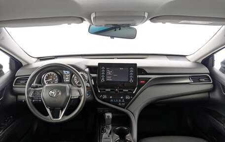 Toyota Camry, 2021 год, 2 750 000 рублей, 14 фотография