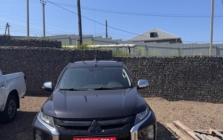Mitsubishi L200 IV рестайлинг, 2020 год, 2 200 000 рублей, 1 фотография