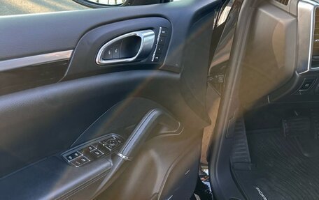 Porsche Cayenne III, 2017 год, 3 750 000 рублей, 17 фотография